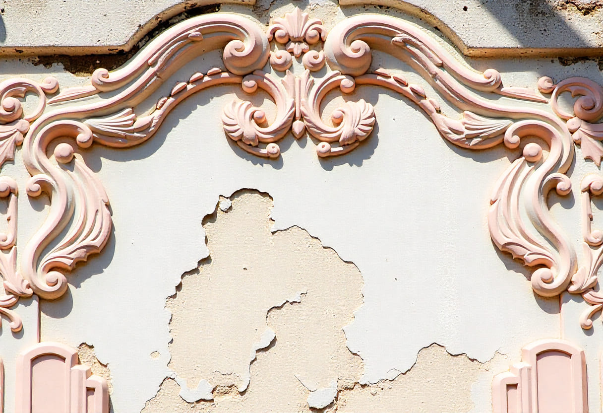 Restauración de elementos decorativos en fachadas